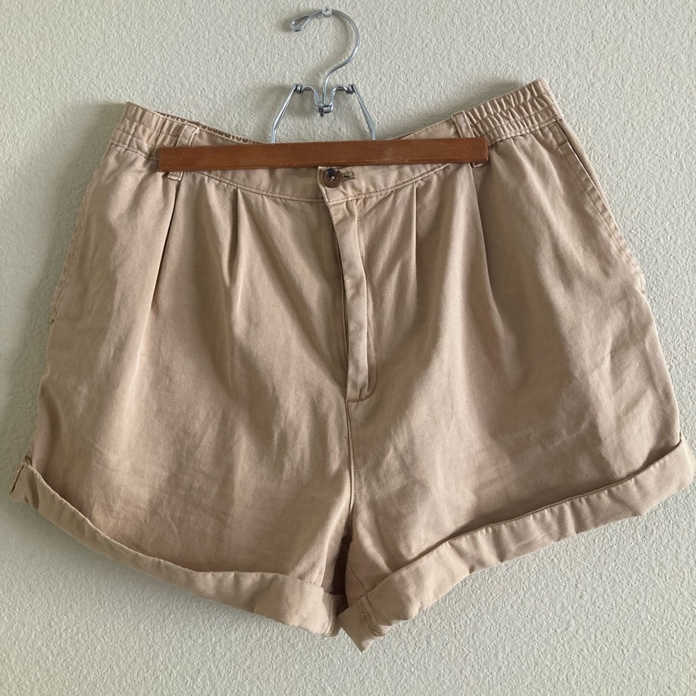 BDG by Urban Outfitters Beige High-Waisted Shorts size Large